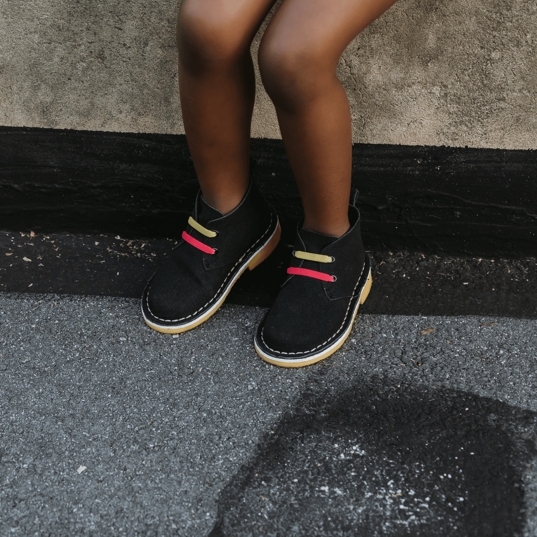 Kids shoes with pink Tekkie Ties